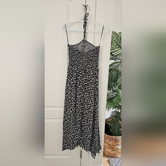 Floral Black and White Halter Dress - Picture 2 of 5